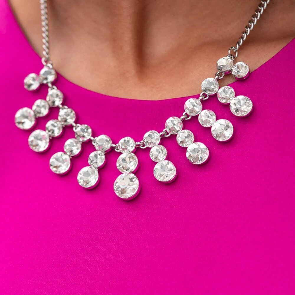 Paparazzi Jewelry Accessories - Celebrity Couture - White Necklace - Vintage